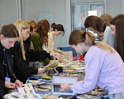 Студенты АГПК открыли «Вселенные Хлебникова»